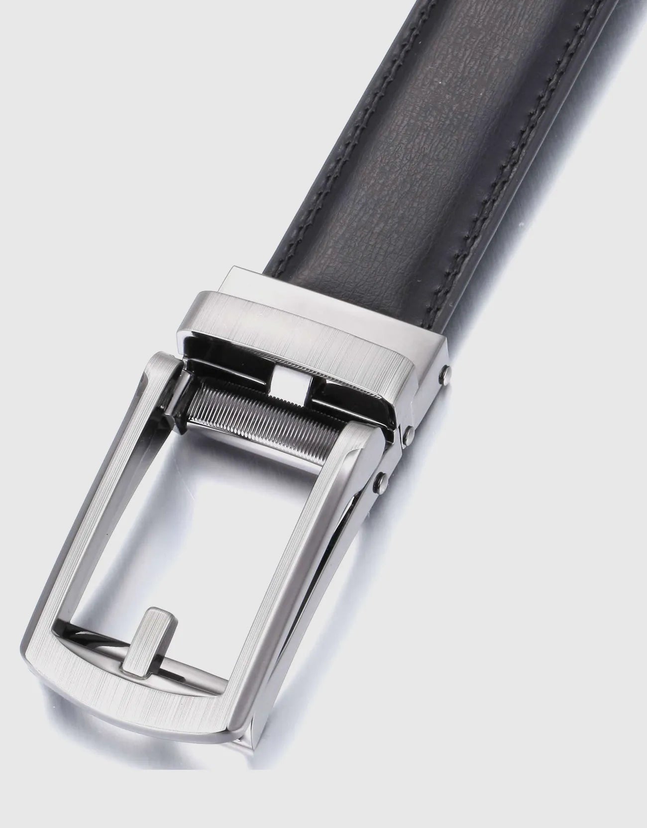 Adjustable from 28" to 44" Waist