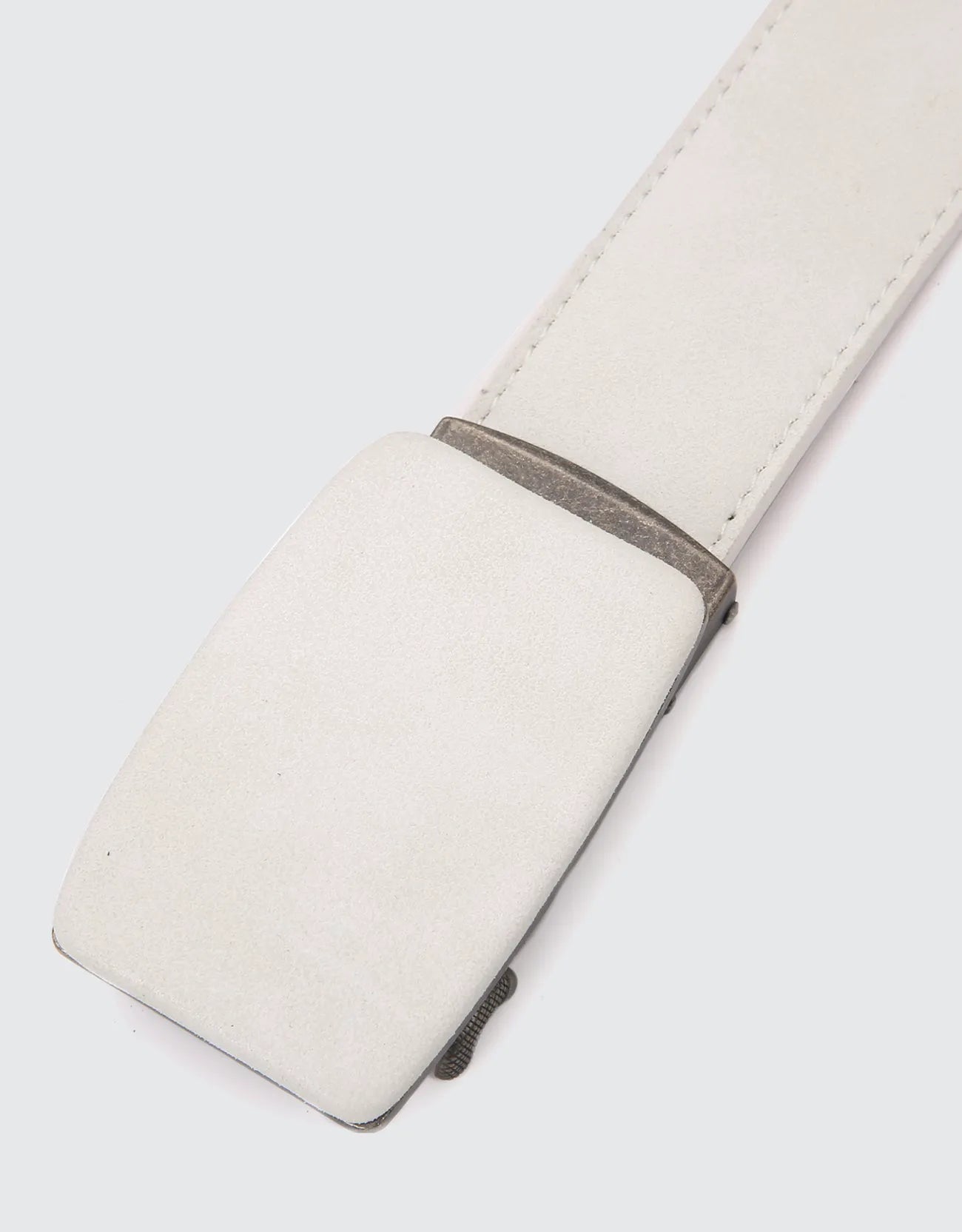 Adjustable from 28" to 44" Waist