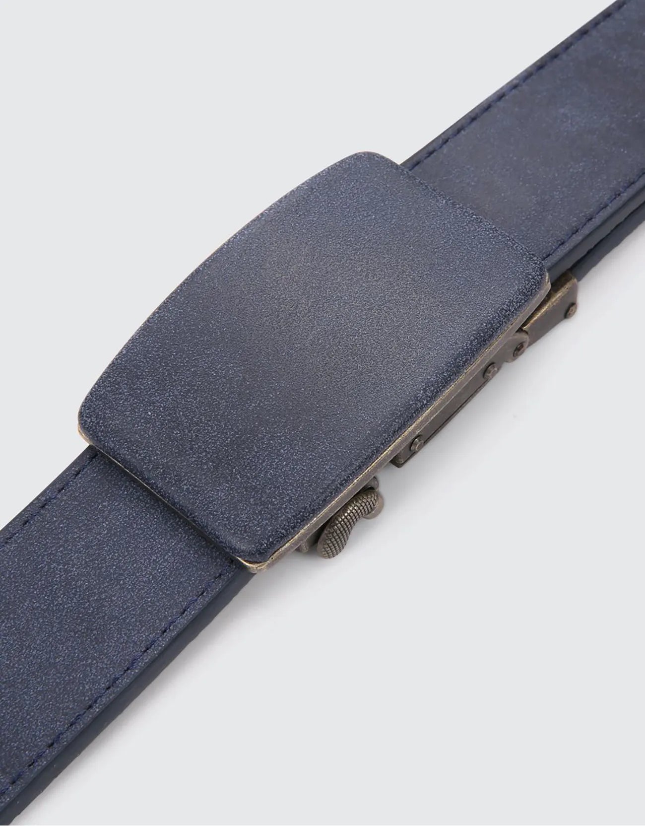Adjustable from 28" to 44" Waist