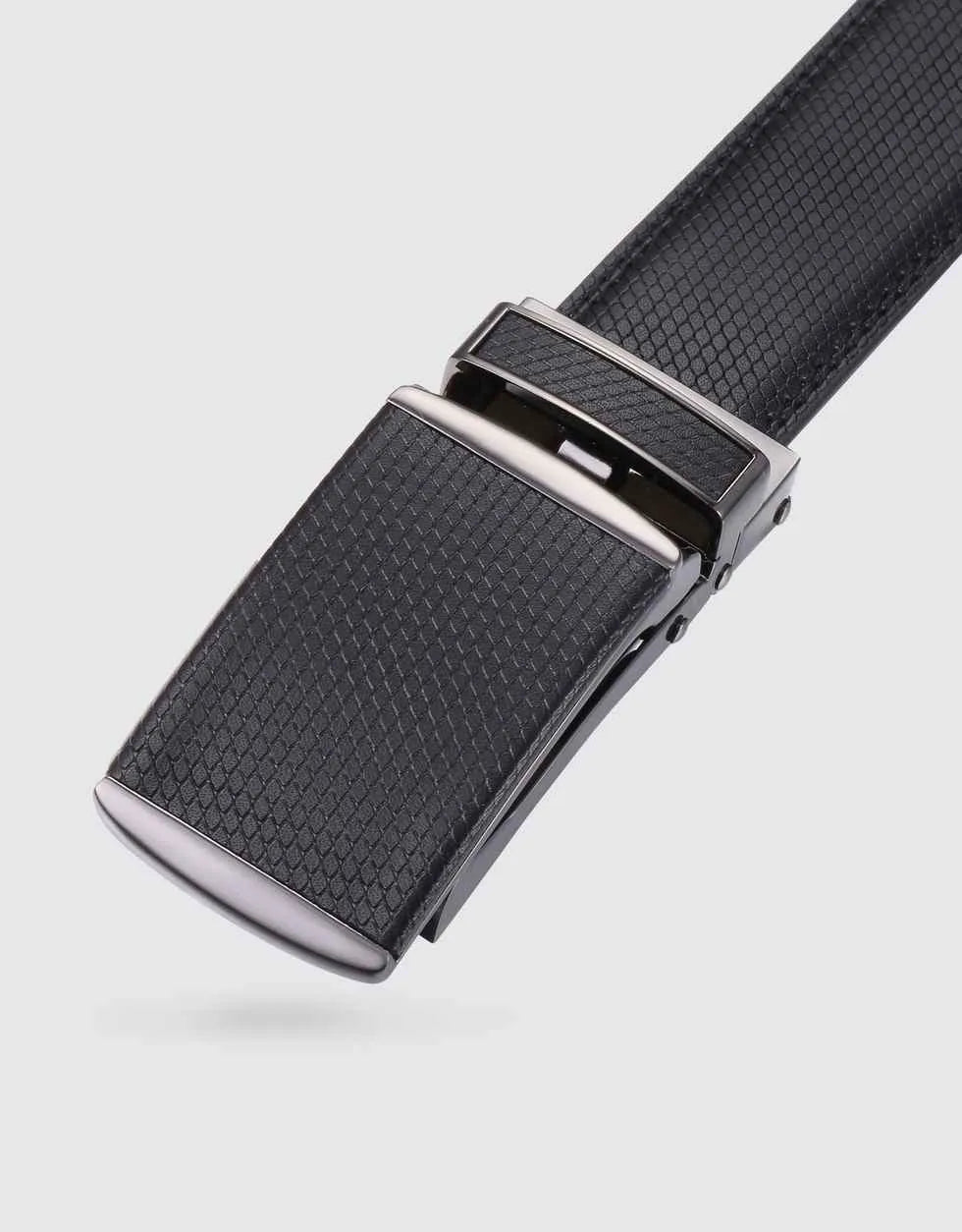 Adjustable from 28" to 44" Waist