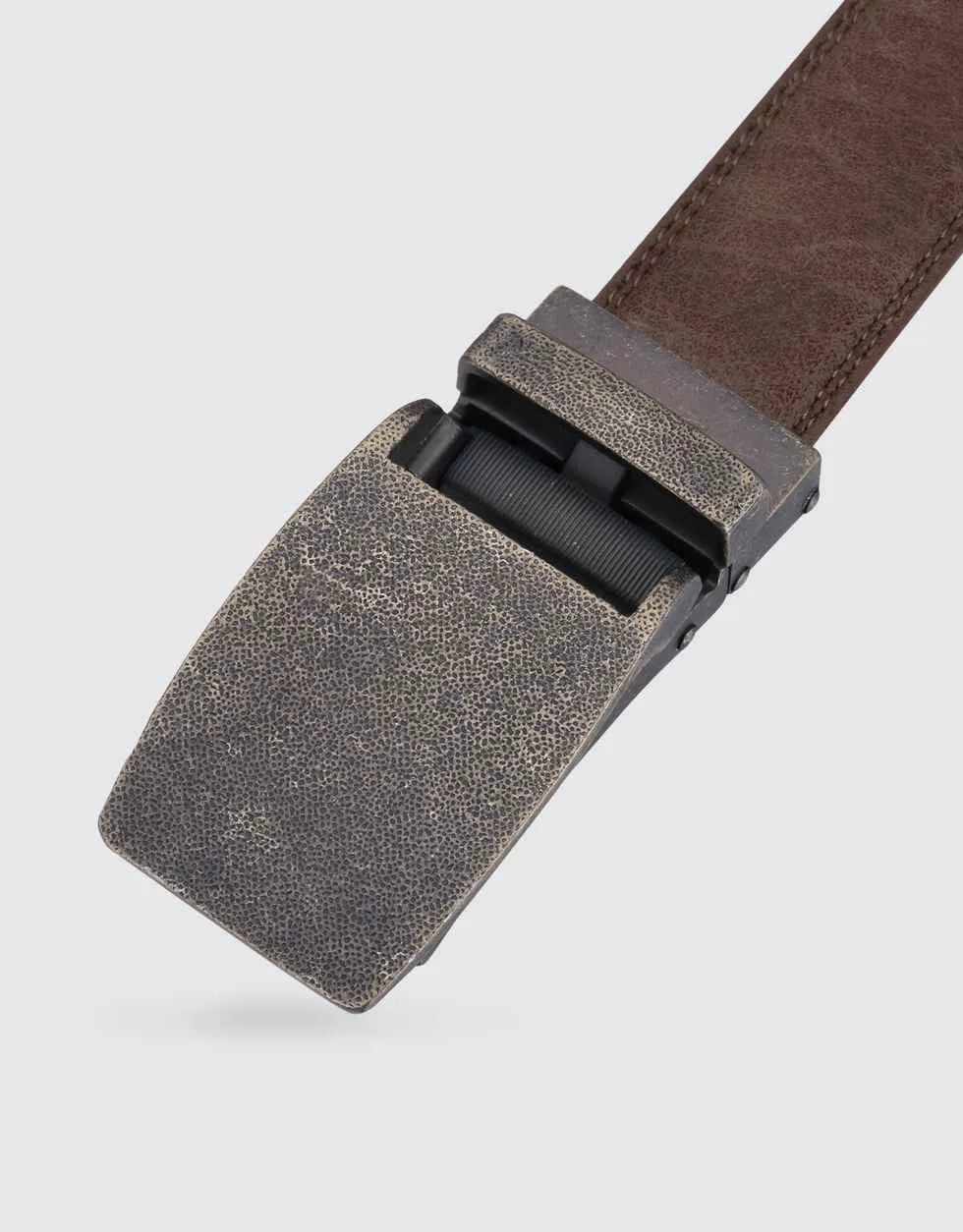 Adjustable from 28" to 44" Waist