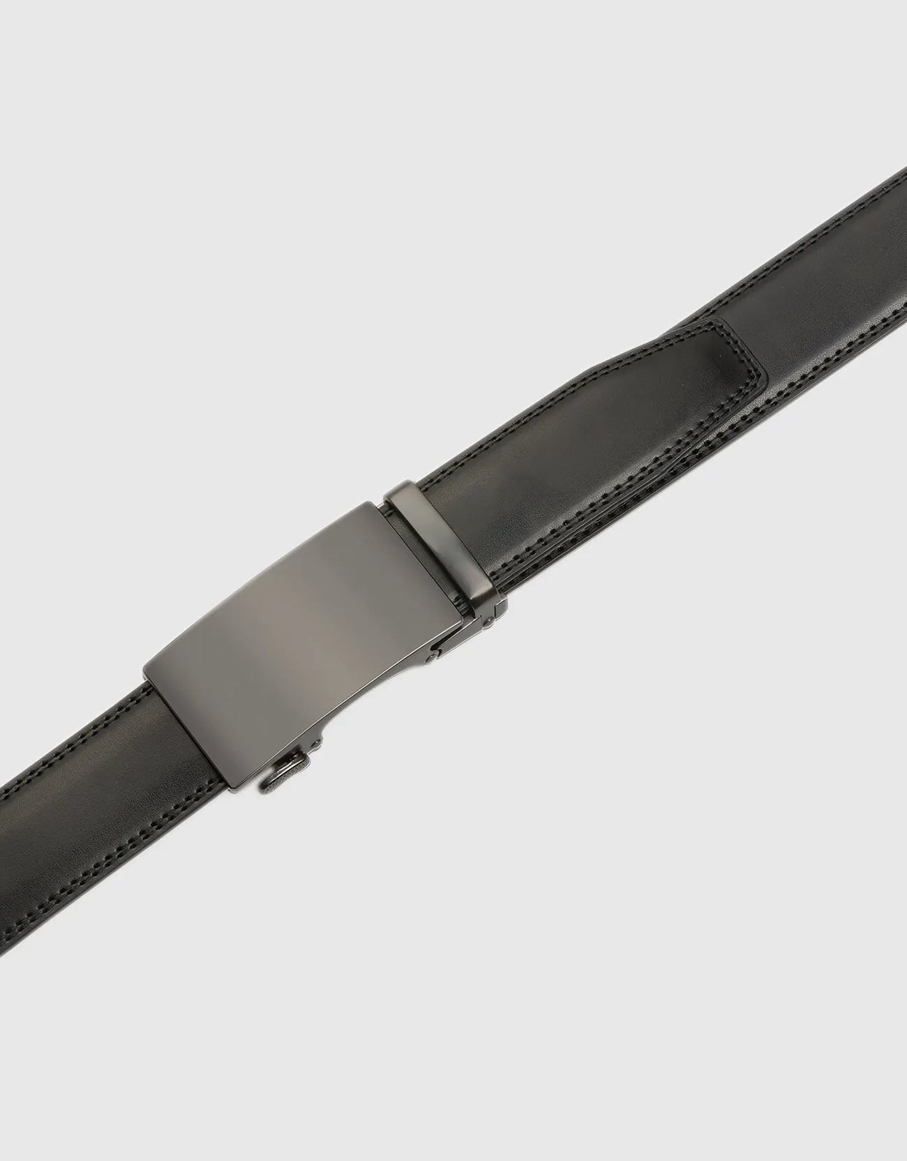 Adjustable from 28" to 44" Waist